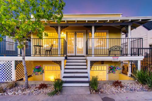 Casa California Backyard BBQ Firepit & Near Beaches — 4-Star Luxury Hotel in San Diego, United States
