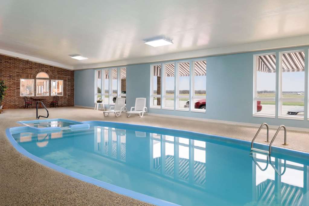Super 8 by Wyndham Bethany MO - photo 7