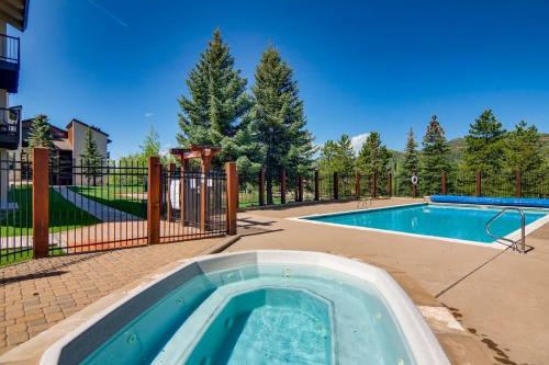 Private Washer & Dryer Outdoor Pool and Hot Tub Nicely Updated Free Bus Route in Steamboat Springs, United States