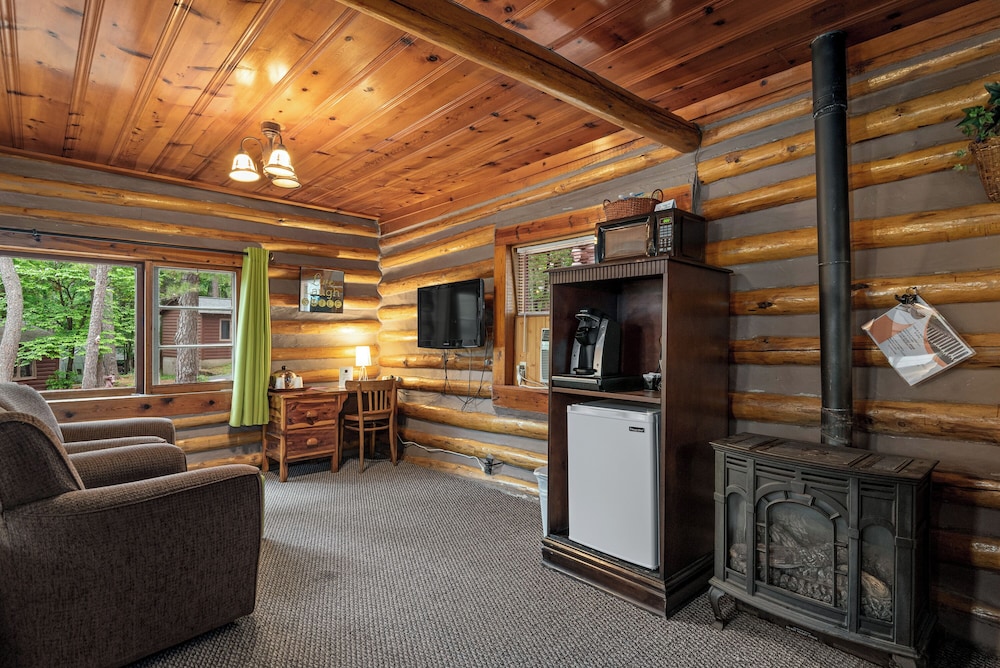 Tall Pines Inn - photo 23