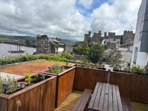 Compton House 1 — 4-Star Luxury Hotel in Conwy, United Kingdom