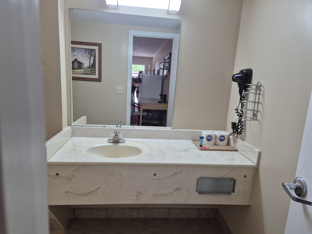 General Bragg Inn & Suites Chickamauga - photo 28
