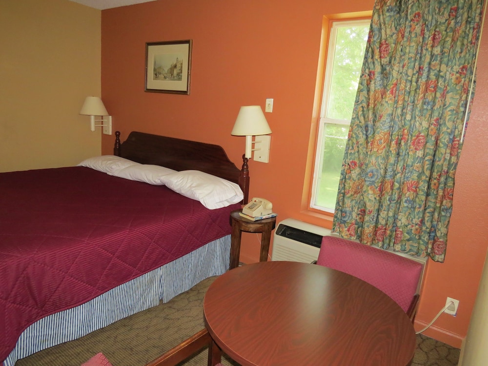 First Western Inn Caseyville - photo 23