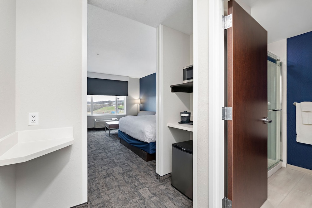 Holiday Inn Exp Parkville - photo 29