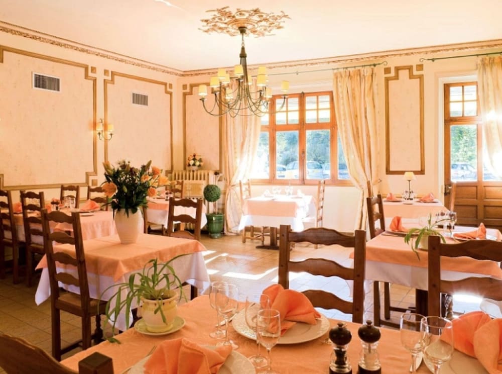 Hôtel Teyssier - carbon neutral hotel in Uzerche