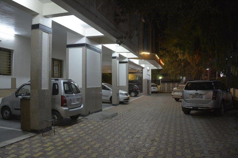 Hotel Surya International — hotel in Solapur