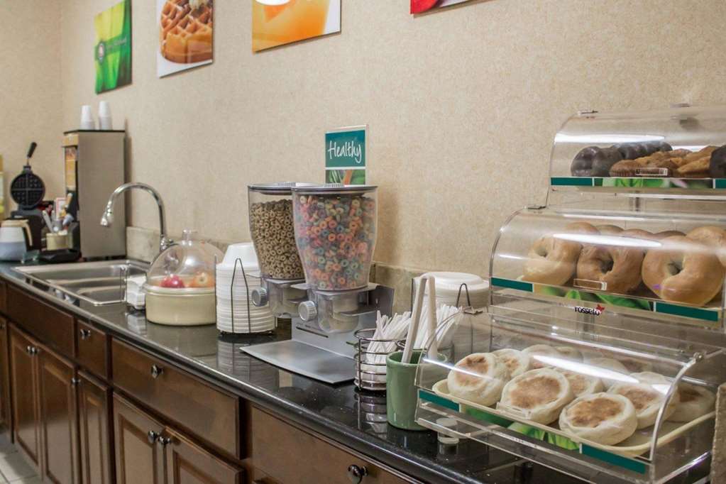 Quality Inn Brunswick Cleveland South - photo 26