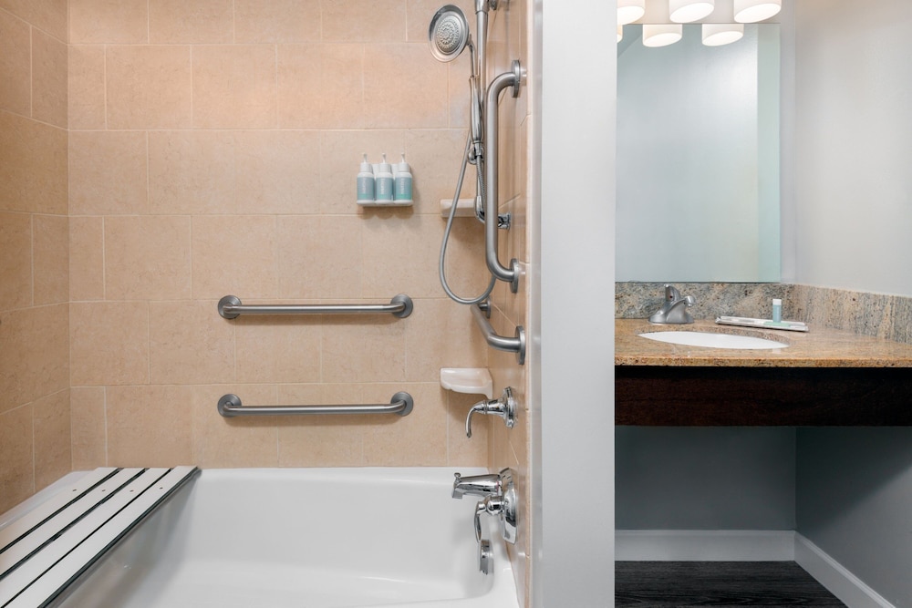 TownePlace Suites Buffalo Airport - photo 29