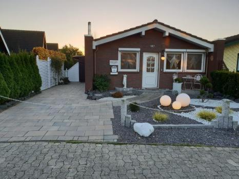 Studiohaus Bungalow 187 — 4-Star Luxury Hotel in Butjadingen, Germany
