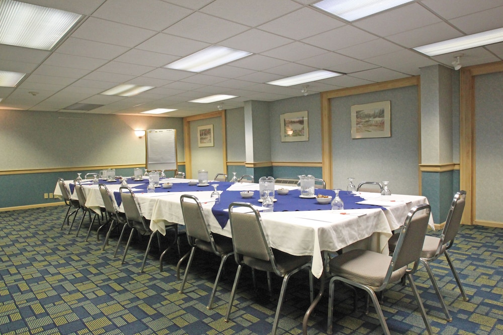 Fireside Inn & Suites Portland - photo 101