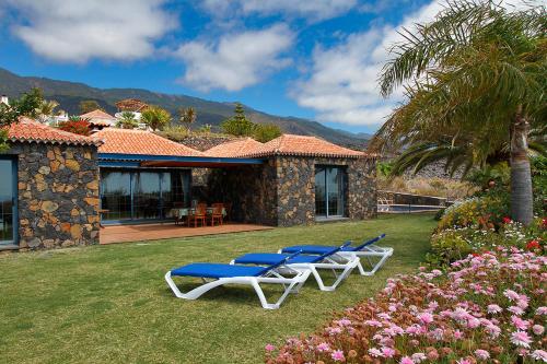 Casa Amalia — 4-Star Luxury Hotel in Los Llanos De Aridane, Spain