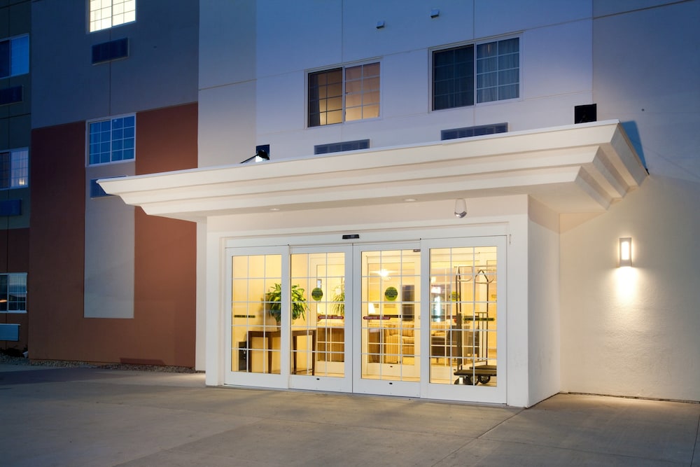 Candlewood Suites Minot by IHG - photo 45