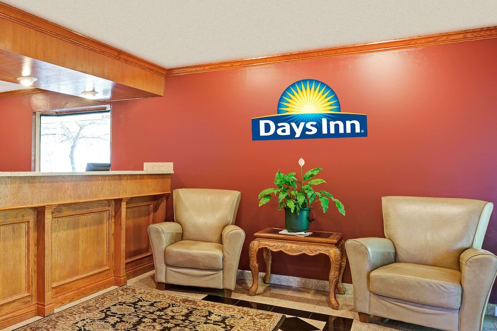 Days Inn & Suites by Wyndham Monroe - photo 6
