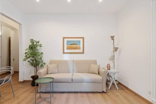 VFH Guicciardini Stylish Apartment — 4-Star Luxury Hotel in Milan, Italy