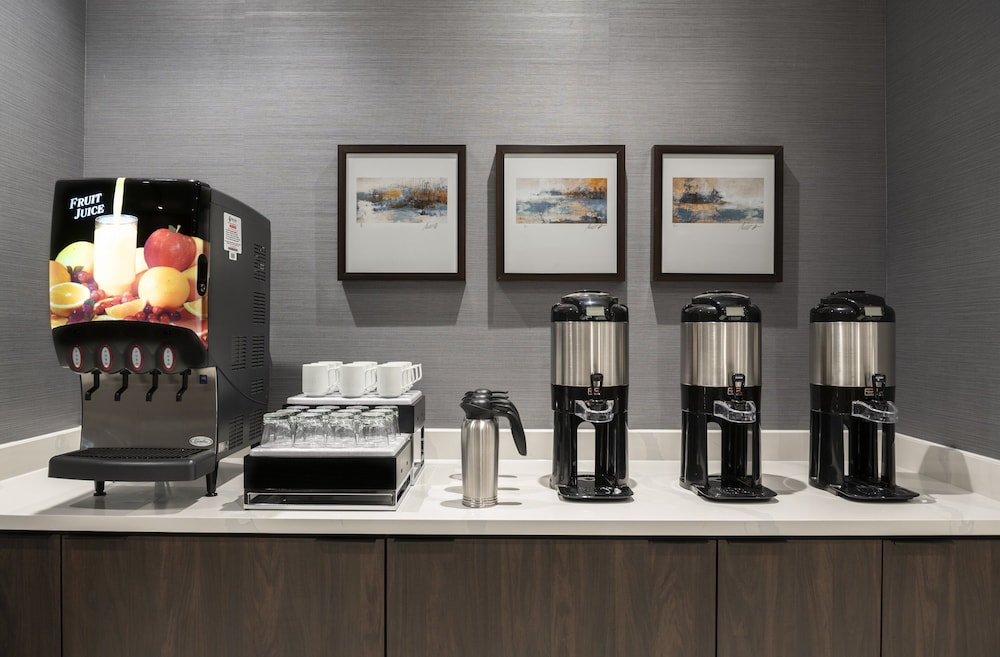 Holiday Inn Express Boston Logan Airport Revere by IHG - photo 35