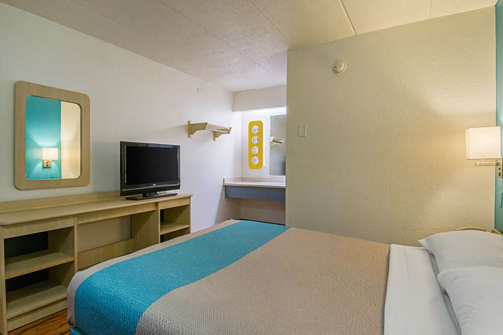 Motel 6 Knoxville TN North - photo 12