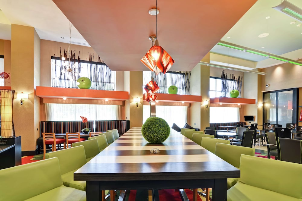 Hampton Inn & Suites Raleigh Crabtree Valley - photo 49