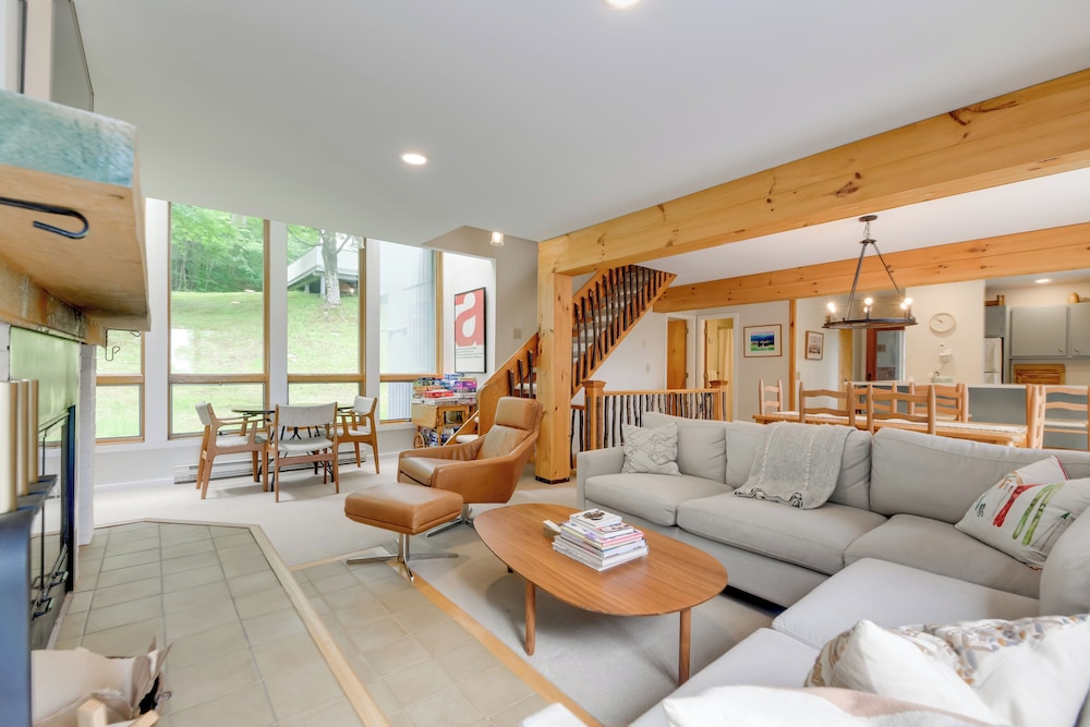 Indoor Hot Tub Sugarbush Retreat On Lincoln Peak — Warren
