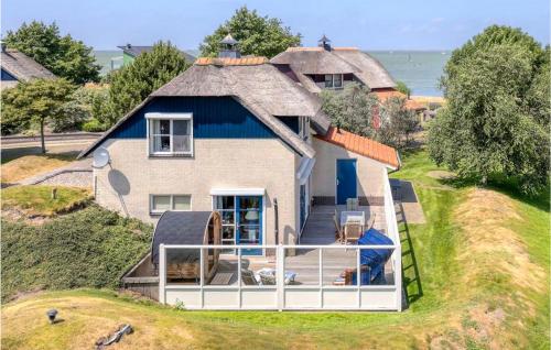 Ocean Front Home In Makkum With Sauna — 5-Star Luxury Hotel in Makkum, Netherlands