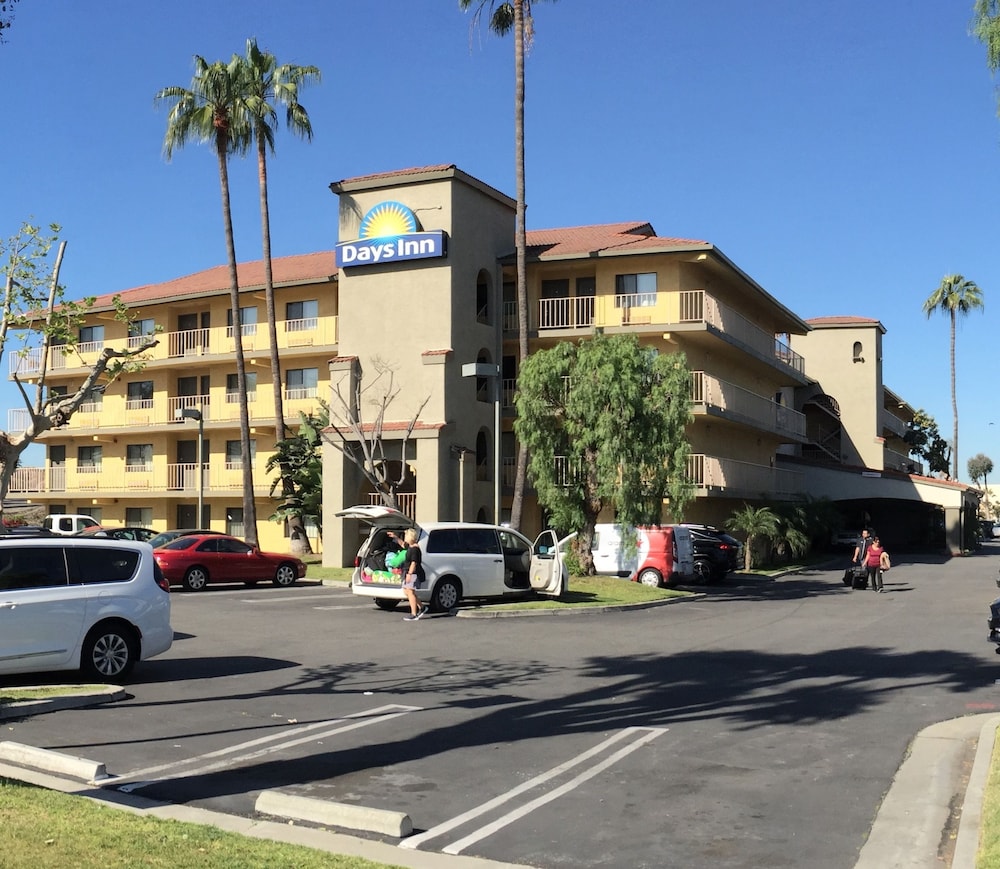 Days Inn by Wyndham Buena Park - photo 31