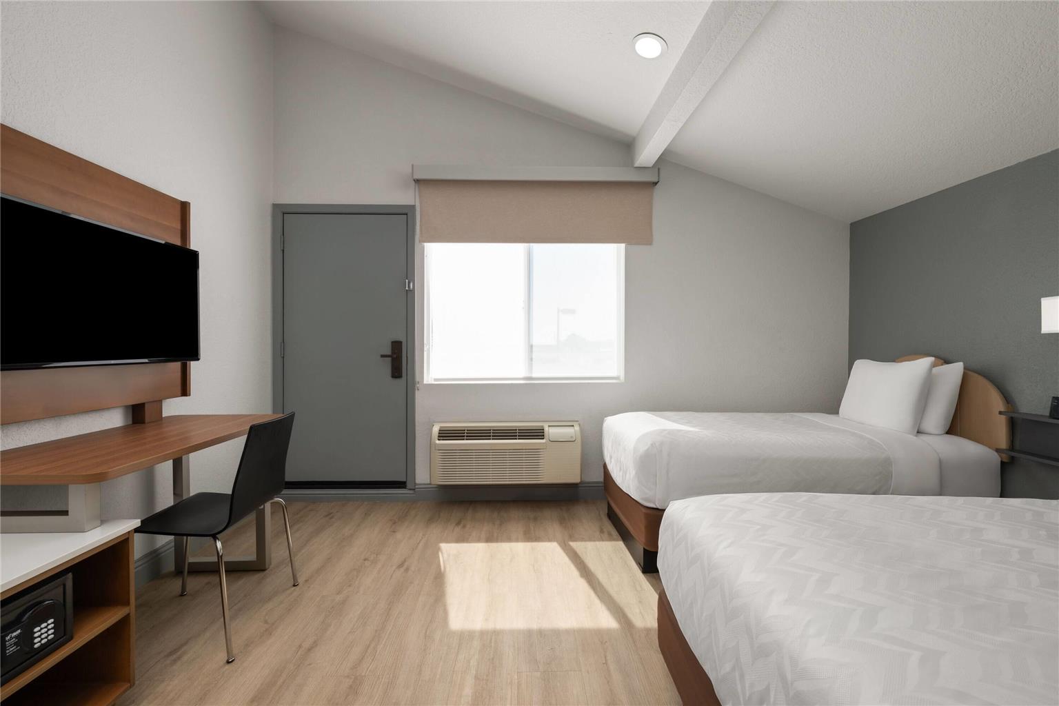 Super 8 by Wyndham Fort Bragg - photo 25