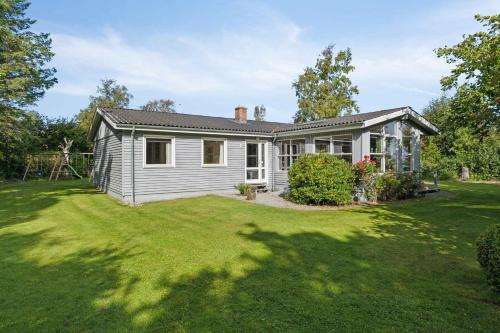 Lovely Cottage With View Of The Limfjord — 4-Star Luxury Hotel in Storvorde, Denmark