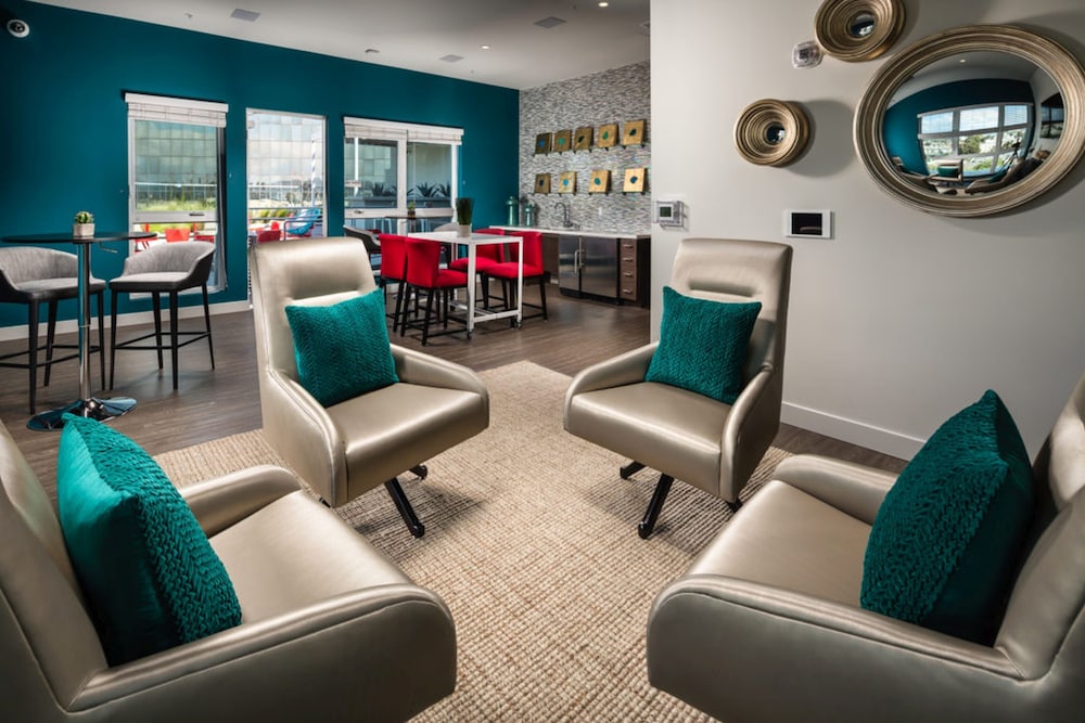 Resort Style Suites in Downtown LA - photo 48