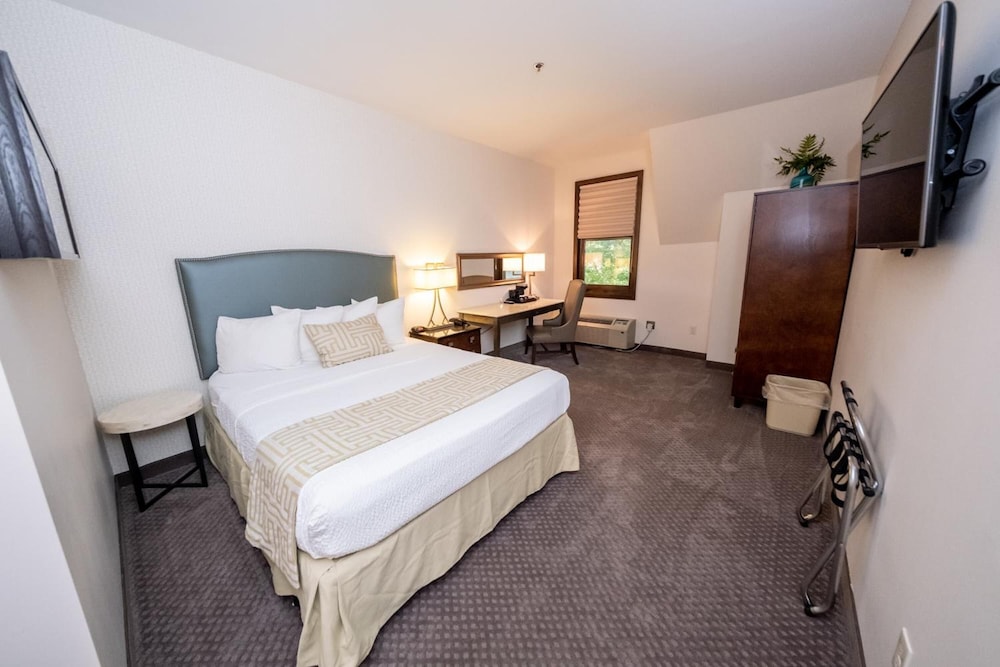 The Inn at Shattuck St. Mary's - photo 16