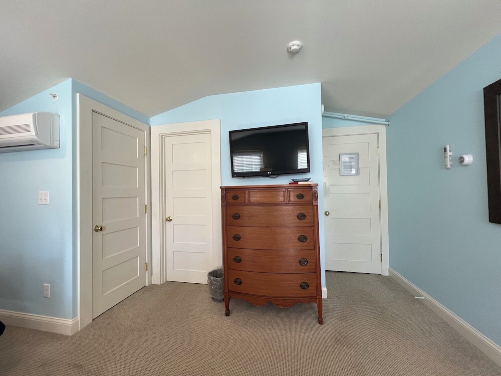 Inn on Shore Road - photo 33