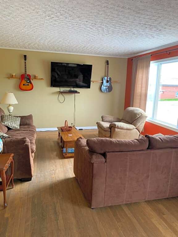 Exploits Hostel — 4-Star Luxury Hotel in Botwood, Canada