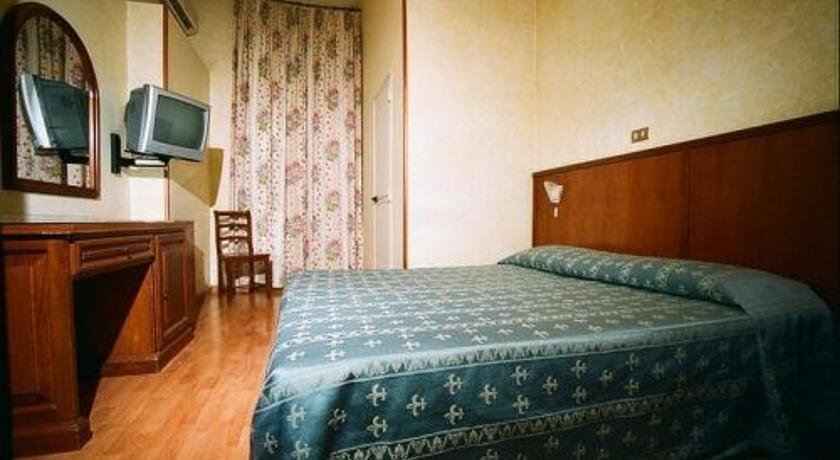 Crispi - carbon neutral hotel in Naples