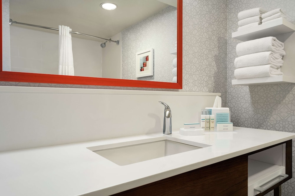 Hampton Inn Phoenix Chandler - photo 14