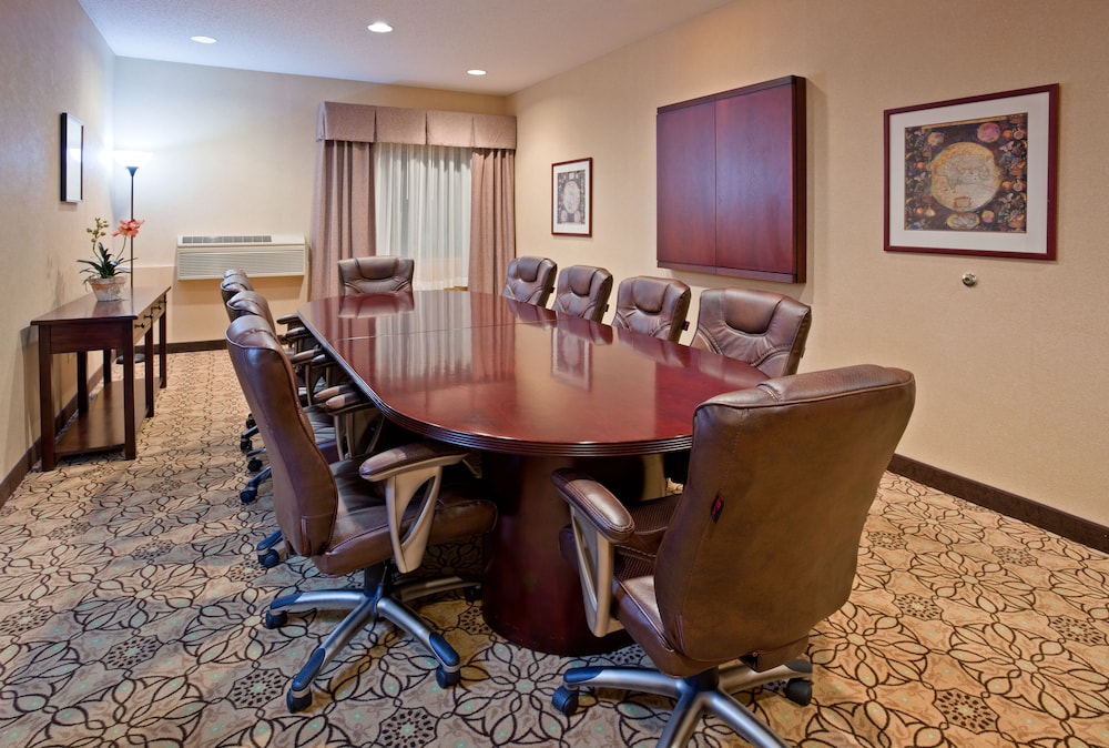 Holiday Inn Express Hotel & Suites St. Paul Woodbury by IHG - photo 81