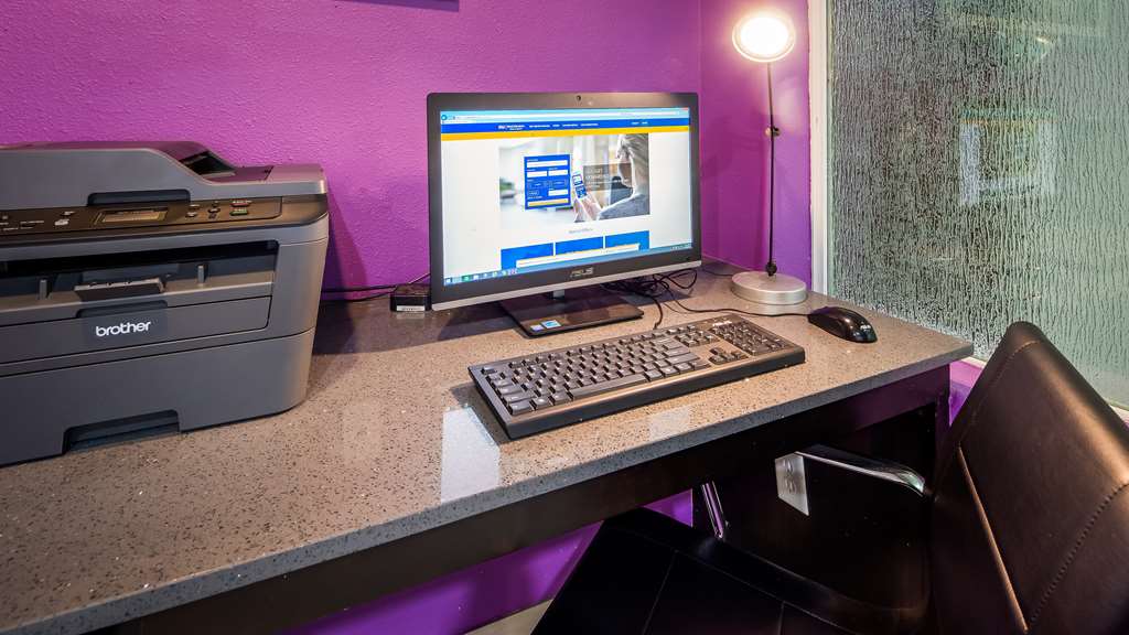 Best Western Plus Dilley Inn & Suites - photo 15
