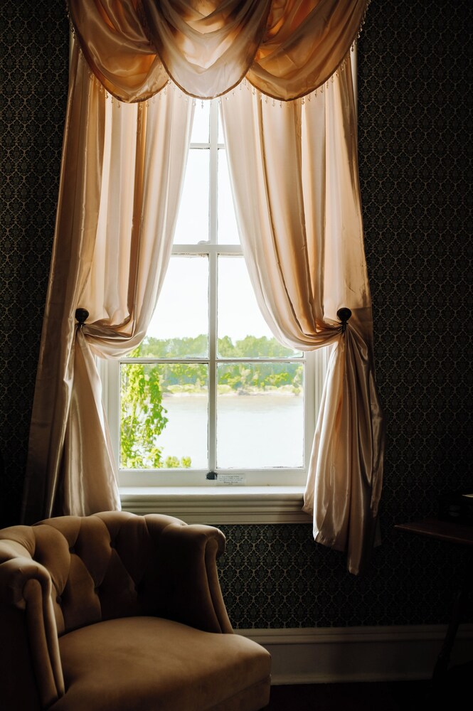 White House Hotel - photo 18