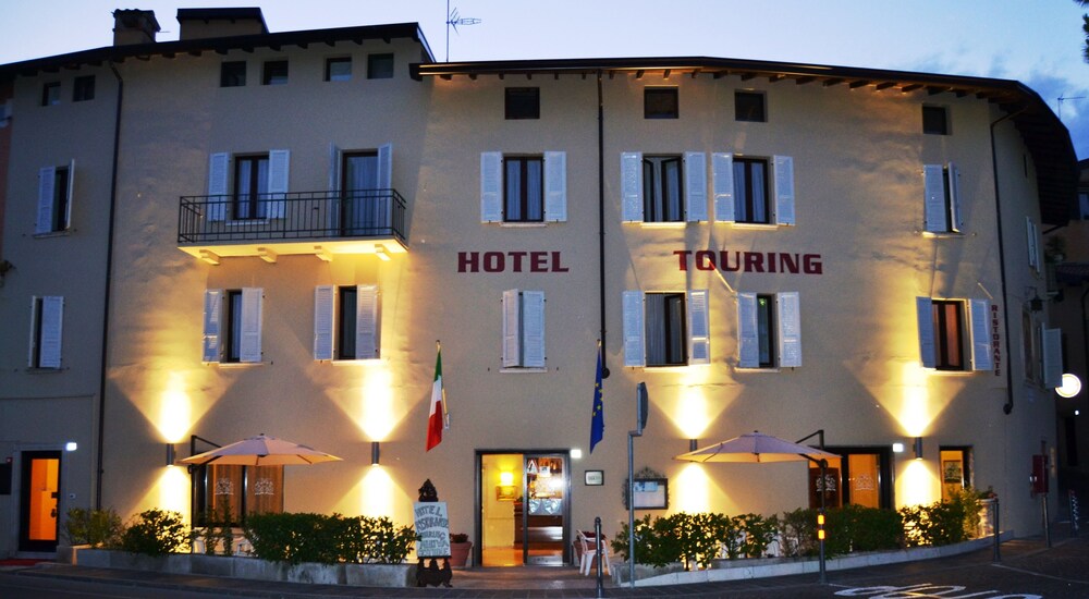 Bike Hotel Touring Gardone Riviera & Wellness — hotel in Gardone Riviera