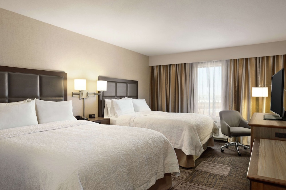 Hampton Inn & Suites Minooka - photo 8