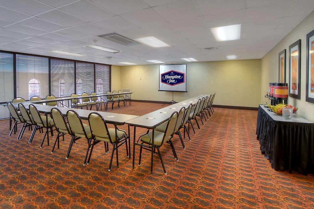 Hampton Inn Russellville - photo 49