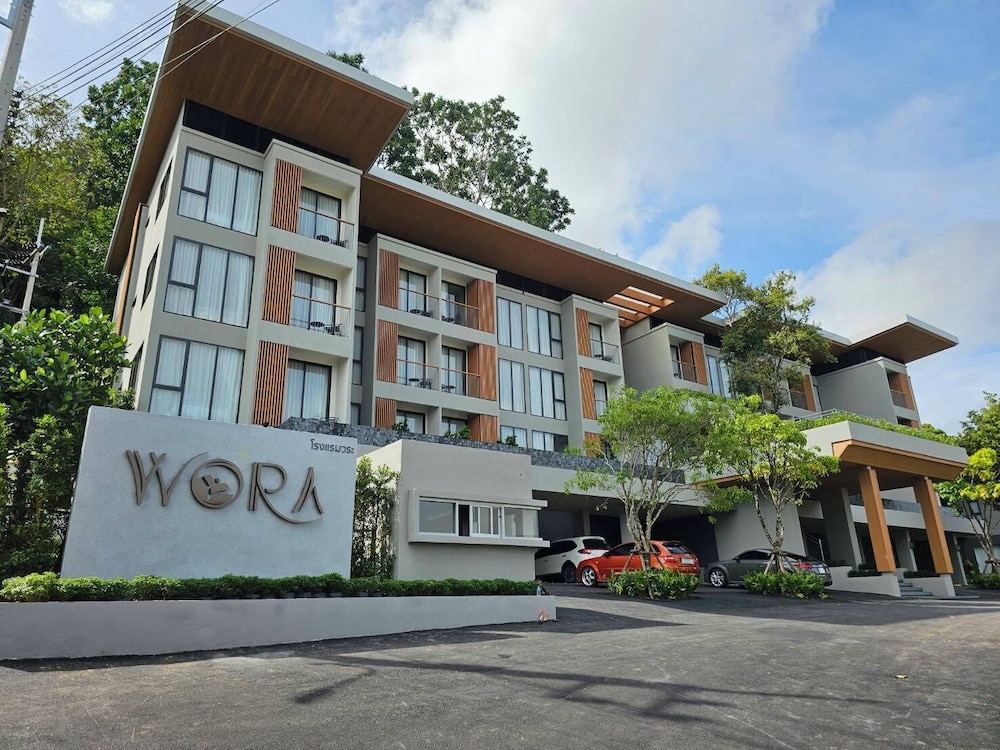 Wora Hotel — hotel in Ratsada