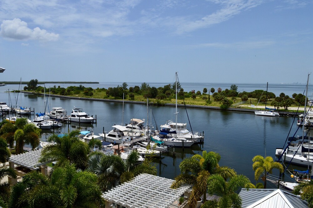 Harborside Suites at Little Harbor - photo 21