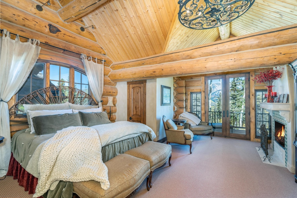 Hilltop Hideaway Expansive Views From This Private Estate Hot Tub Pool Table - photo 18