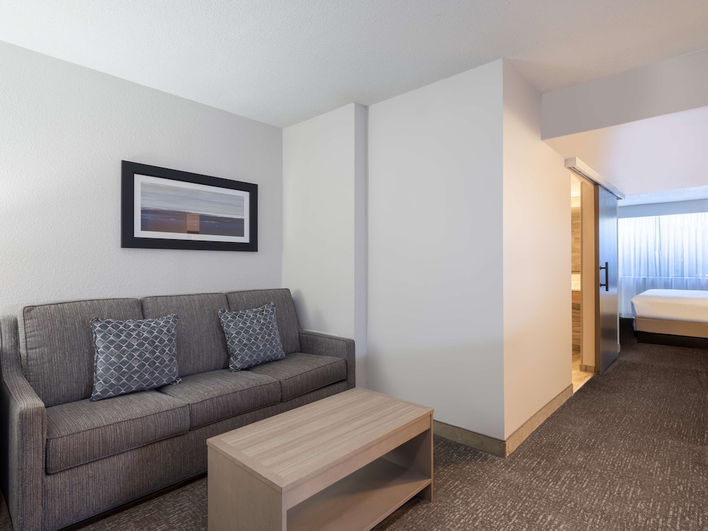 Embassy Suites by Hilton Baltimore Hunt Valley - photo 18