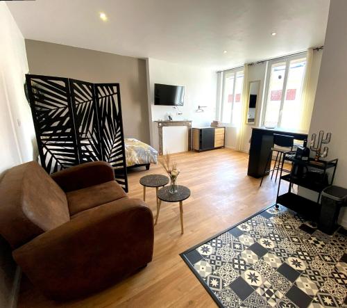 Brown Cosy Loft Centre — Louviers