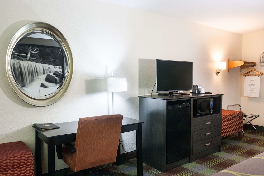 Super 8 by Wyndham Arkansas City KS - photo 12