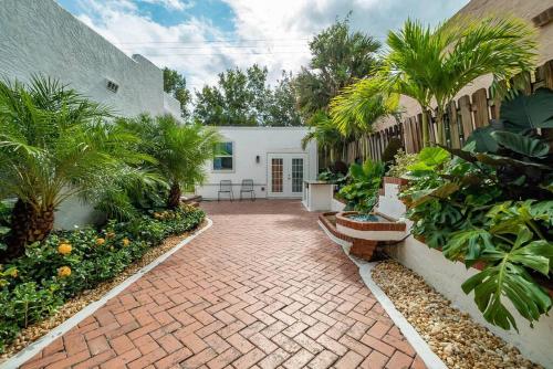 Garden Oasis in Flamingo Park — 4-Star Luxury Hotel in West Palm Beach, United States