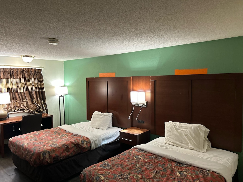 Hillcrest Motel By OYO Aurora IN Near Lawrenceburg - photo 24