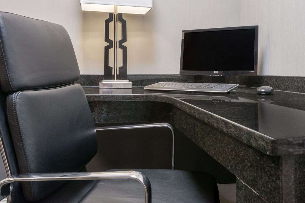Ramada by Wyndham Catlettsburg Ashland - photo 25