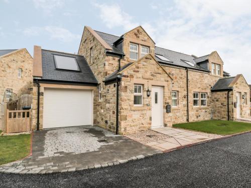 Brindles Cottage — 4-Star Luxury Hotel in Seahouses, United Kingdom