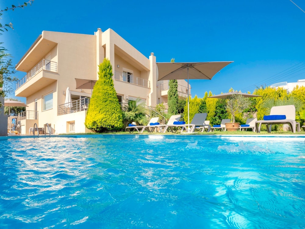 Villa Alba — 4-Star Luxury Hotel in Hersonissos, Greece