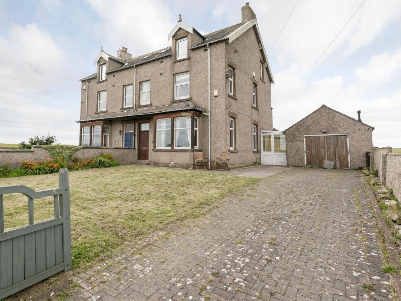 Hartrees House — 4-Star Luxury Hotel in Millom, United Kingdom